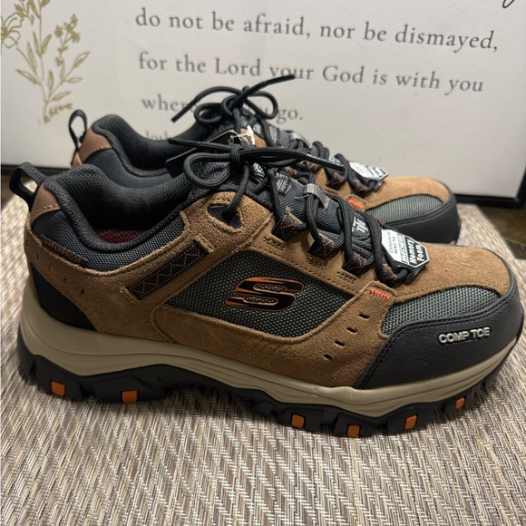 Skechers Men's Black and Brown Work Shoes NWT Men SZ 9.5. Box9 - Picture 3 of 5